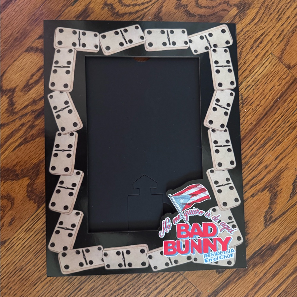 Bad Bunny No Me Quiero ir de Aqui Black Domino Picture Frame